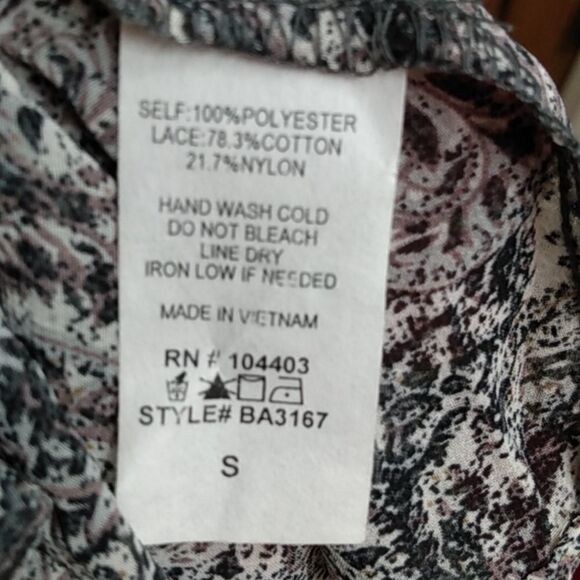 Charming Charlie Women's Sheer Gray Paisley Long Bell Sleeve Peplum Blouse Small - Picture 10 of 10